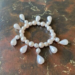 Vintage Pearl-Inspired Bracelet